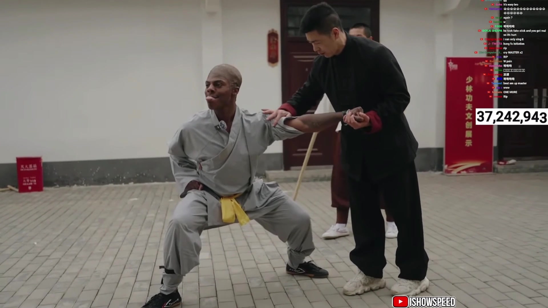 甲亢哥第二次尝试胳膊断木棍